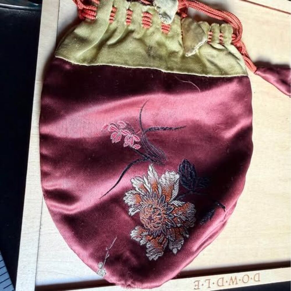 Vintage Embroidered Satin Drawstring Jewelry Pouch
